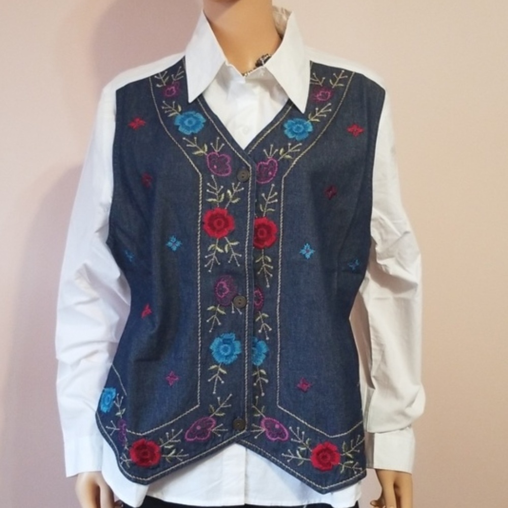 Button Down White Shirt with Embroidered Vest 1xl
